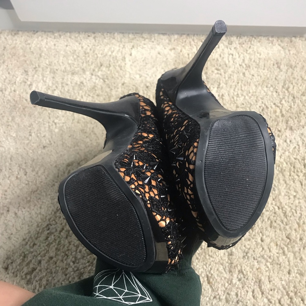 Heels - Picture 7 of 7